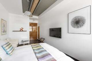 Отель The Joseph | Signature Hotel Vilnius Вильнюс Номер Делюкс с кроватью размера «king-size» и видом на реку-6